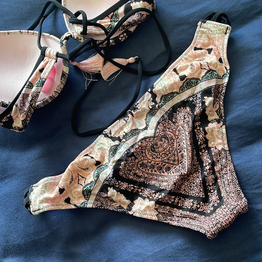 Victoria's Secret Black Paisley Print Push-Up Bikini - Picture 5 of 7